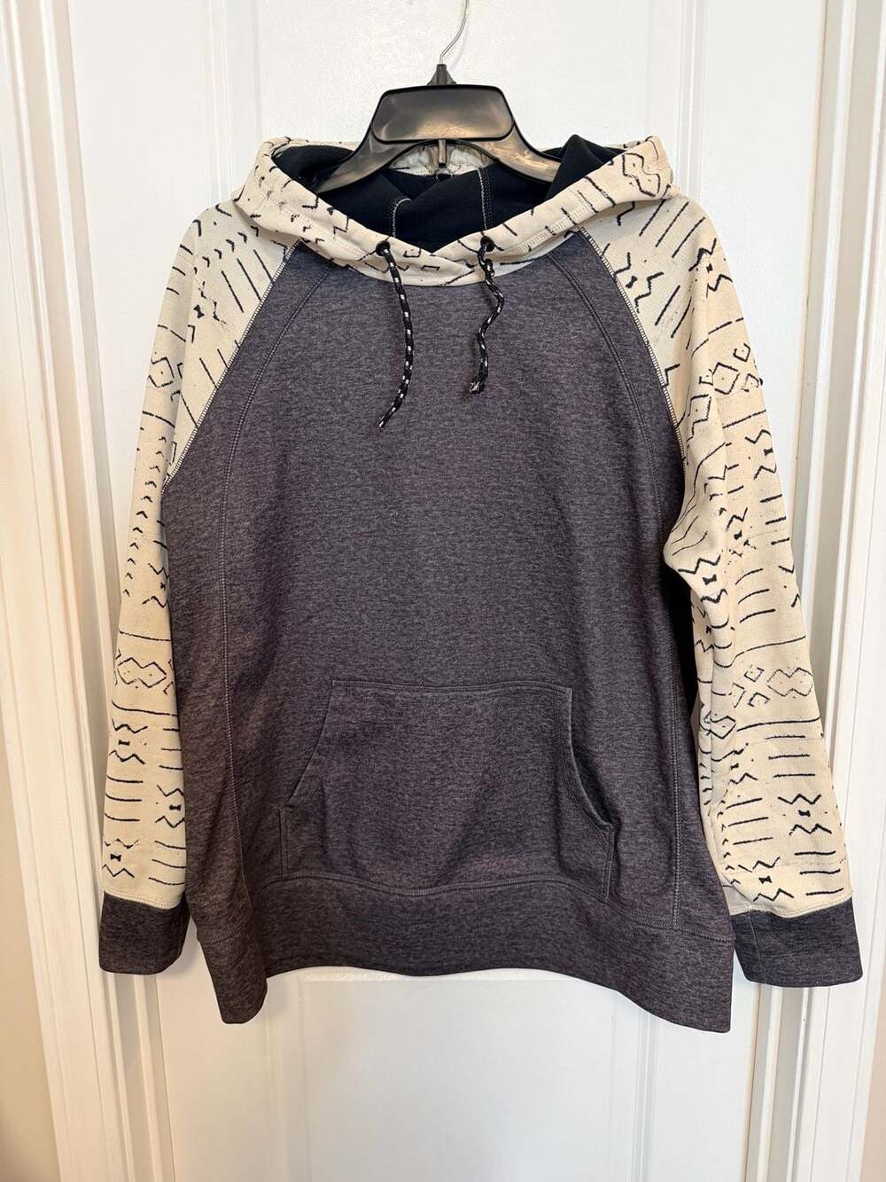 Burton Durable Goods Hoodie Size L Aztec